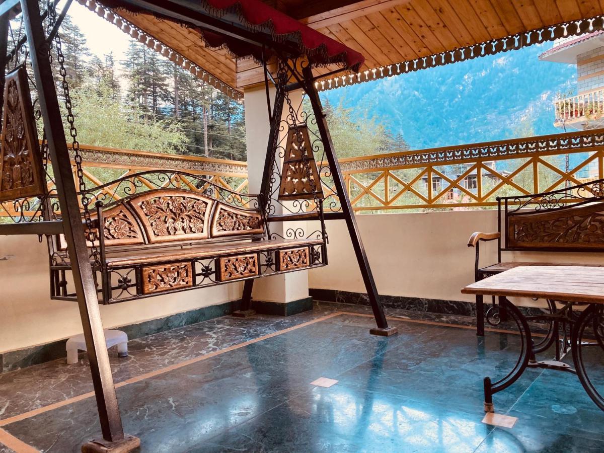 Woods Villa- A Luxury Mountains View Cottages Manāli Dış mekan fotoğraf