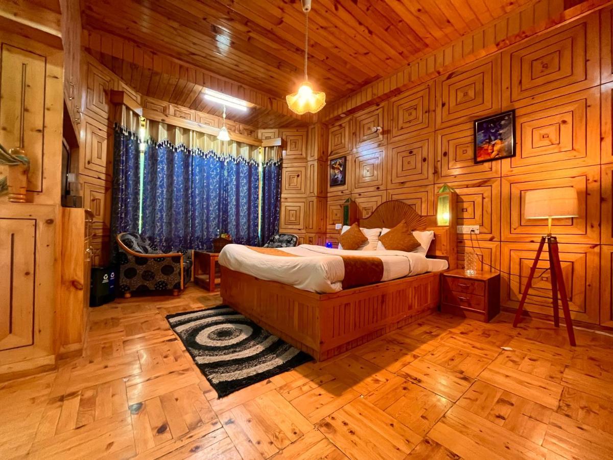 Woods Villa- A Luxury Mountains View Cottages Manāli Dış mekan fotoğraf